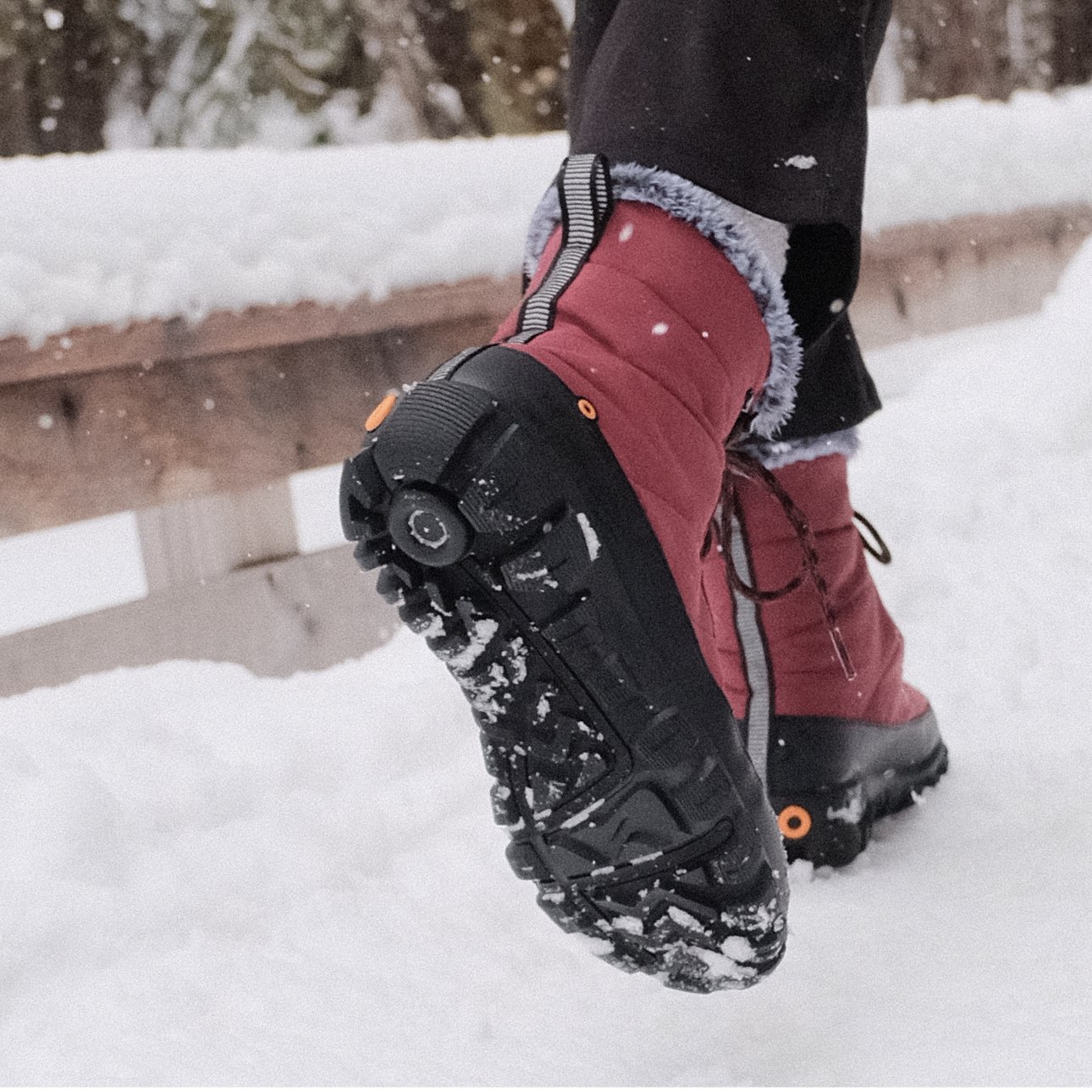 Image features the women's Cedar Quilt boot in the snow.