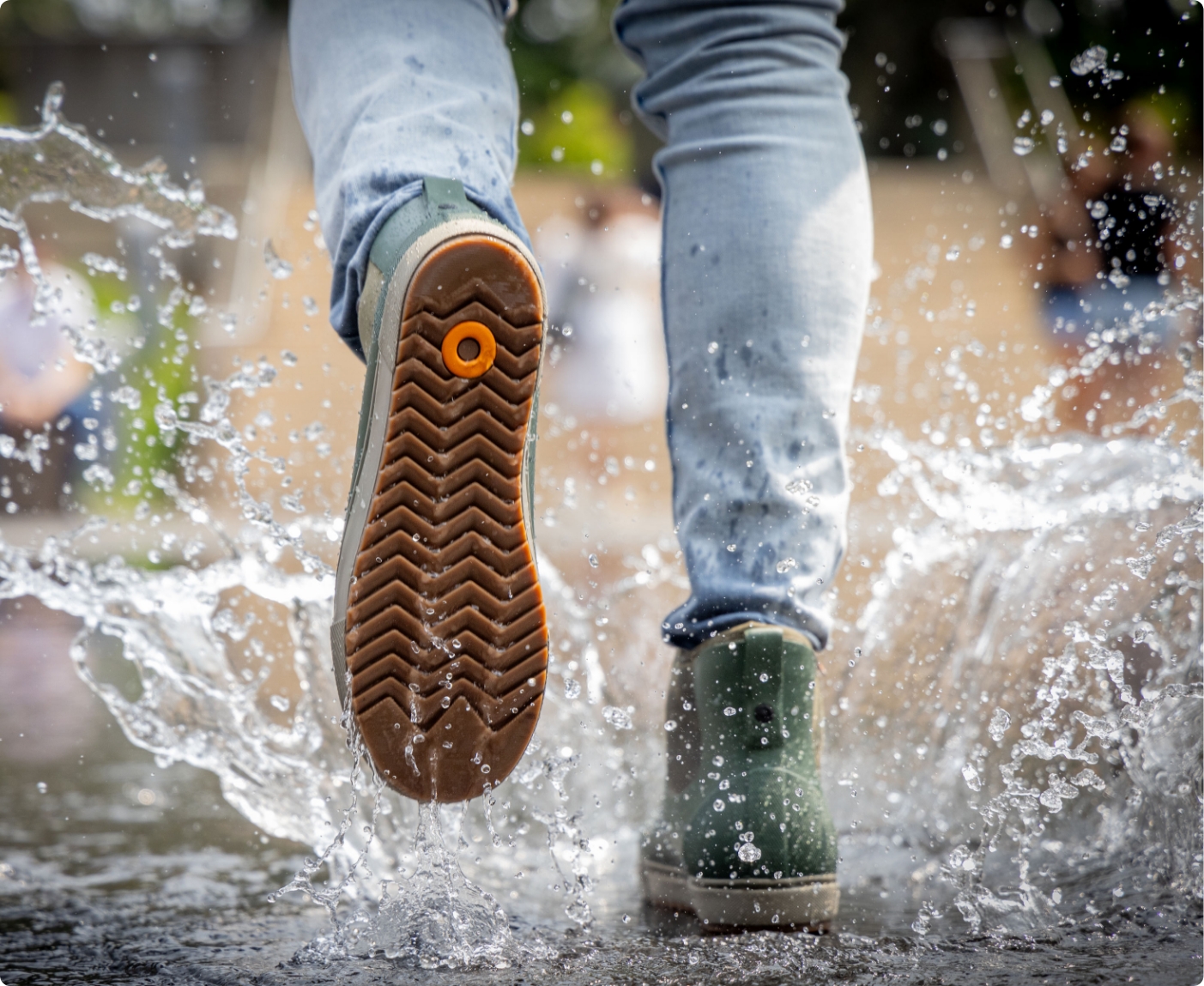 Shop the Men’s Kicker Rain Chelsea waterproof casual rain boots. The featured product is the Men’s Kicker Rain Chelsea in green